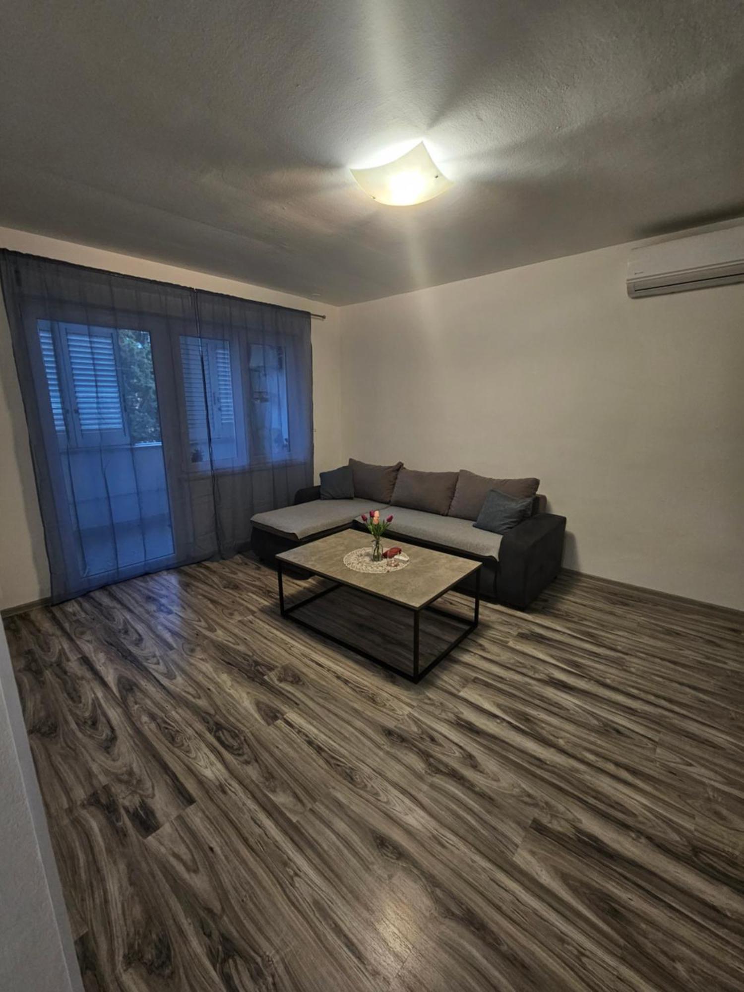 Apartman Smit Umag Ngoại thất bức ảnh